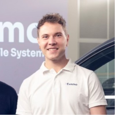 Dr. Lukas Hafner